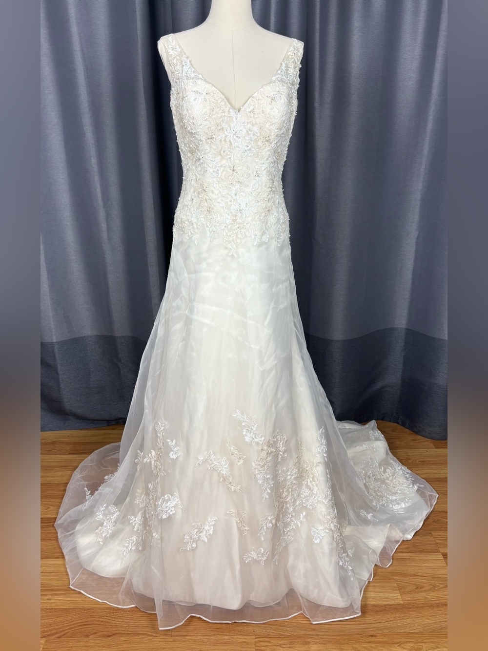 NWT Alfred Angelo Ivory and Cream Lace Beaded Wedding Bridal Gown Dress 6 - Picture 2 of 12